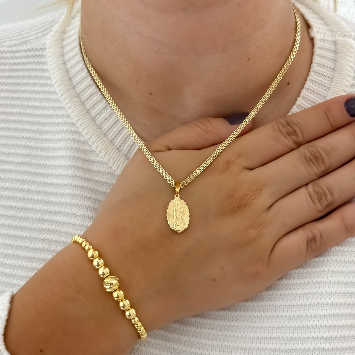 Combo cadena Virgen de Guadalupe y pulsera en oro laminado 18K